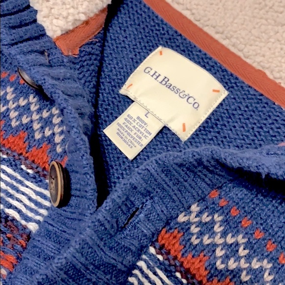 G.H Bass&Co. Sweater- size Large - Picture 5 of 5
